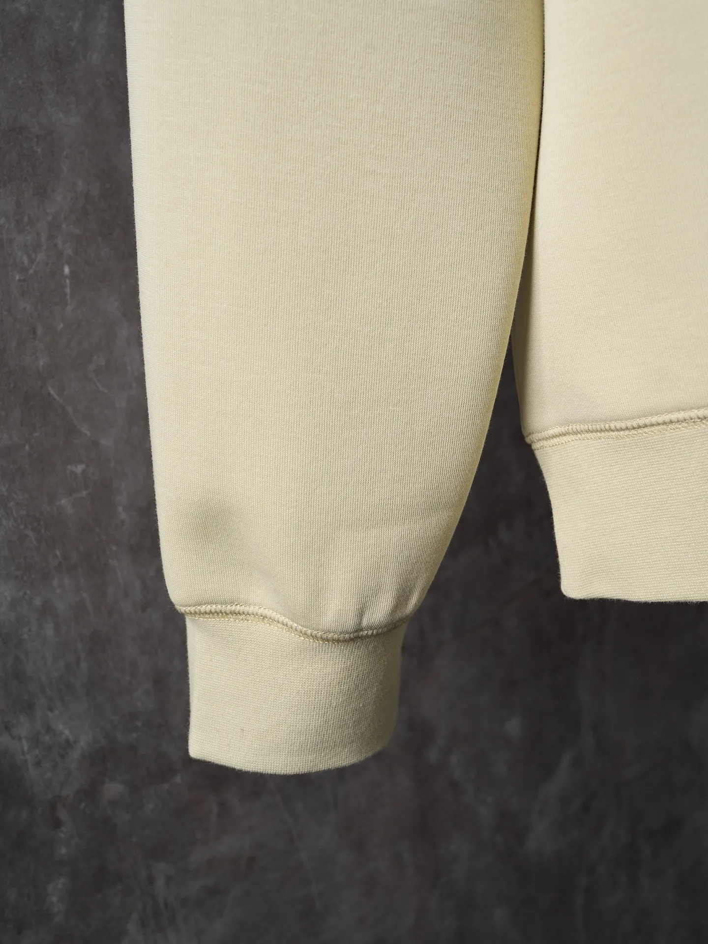 P350 Actual hanging auction】Ralph Lauren/Ralph Lauren golf bear pattern Polo Bear printed round neck sweatshirt [Ready stock] S M L Long sleeves, ribbed cuffs, ribbed hem Polo Bear graphic printed on center front, Polo Bear by Ralph Lauren and Ralph Lauren text, Polo Bear section with embroidered detail 84% cotton, 16% polyester
